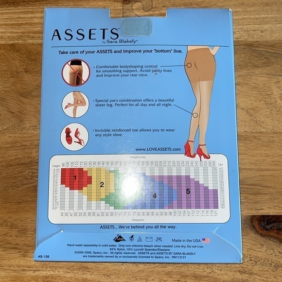 NWT Assets By Sara Blakely Nude Perfect Pantyhose - Picture 2 of 5